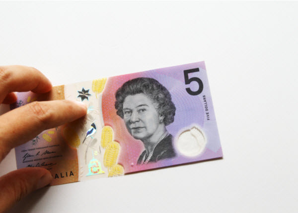 StepUp - Saving a five dollar Australian 5 dollar banknote